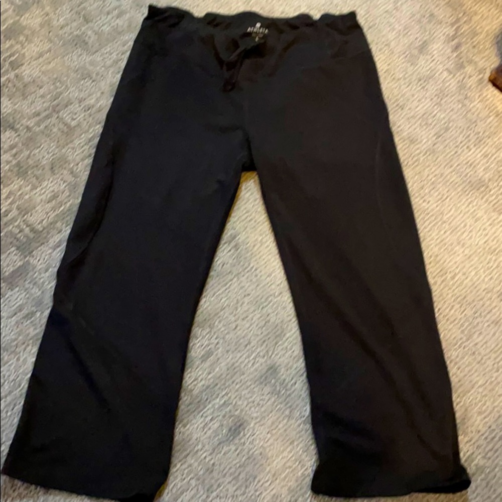 Athleta black capris size L